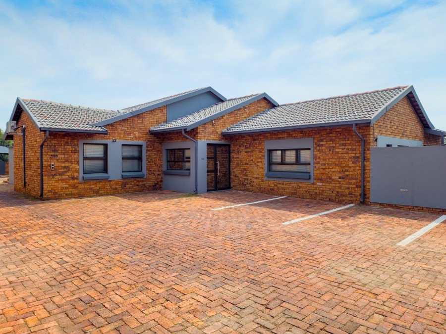 To Let Commercial Property for Rent in Meyersdal Gauteng