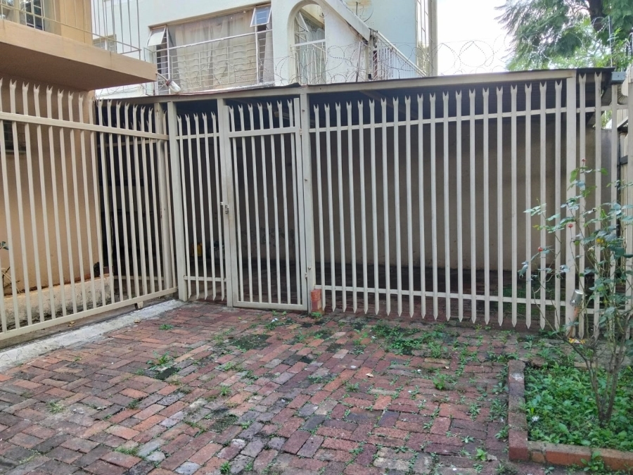 6 Bedroom Property for Sale in Laudium Gauteng