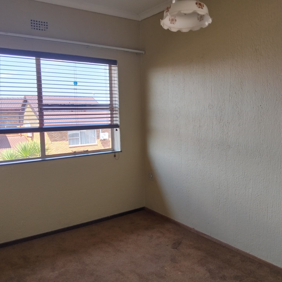 2 Bedroom Property for Sale in Birchleigh Gauteng