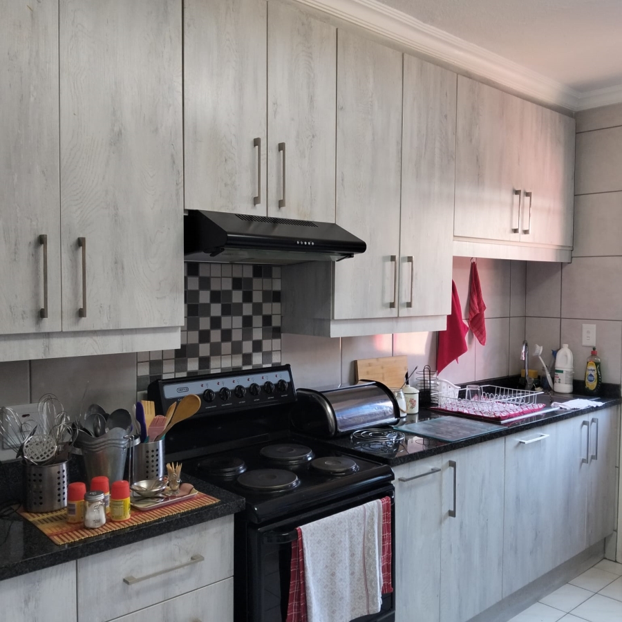 2 Bedroom Property for Sale in Birchleigh Gauteng