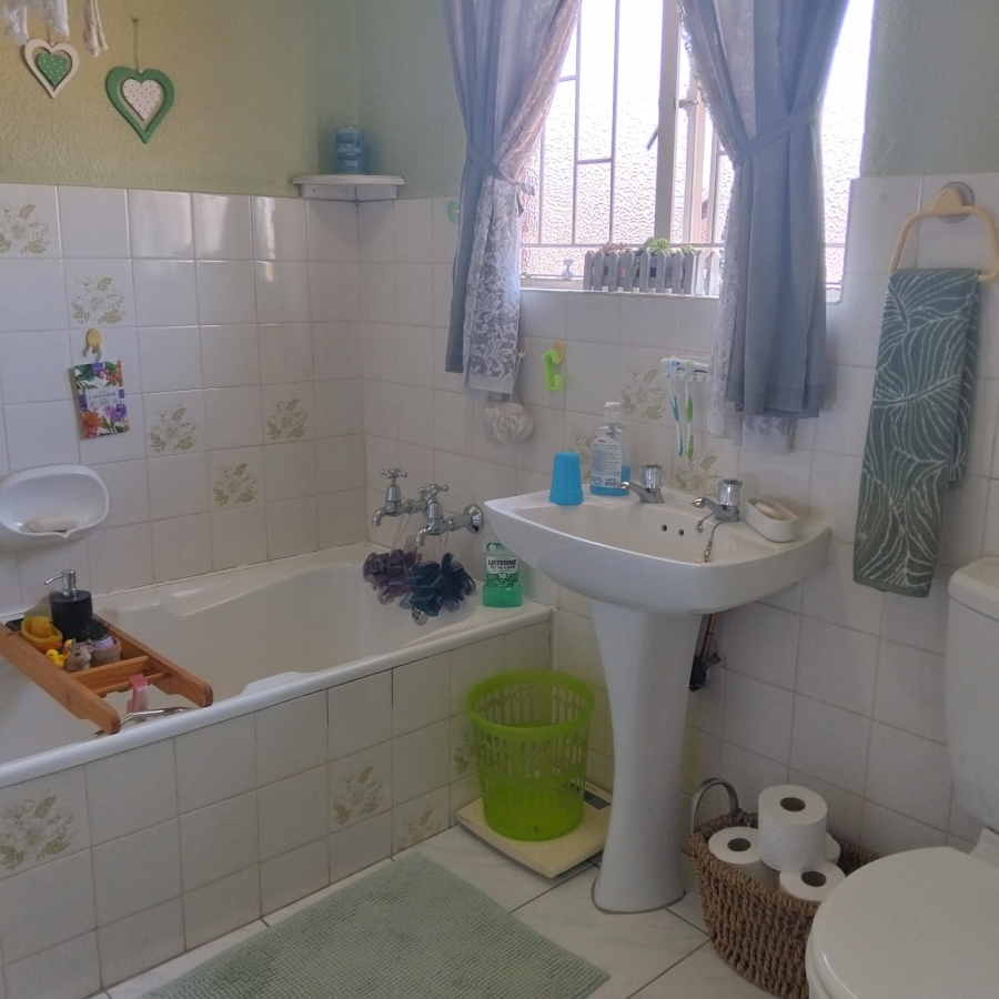 2 Bedroom Property for Sale in Birchleigh Gauteng