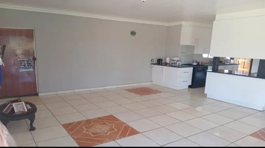 5 Bedroom Property for Sale in Helderstrome AH Gauteng