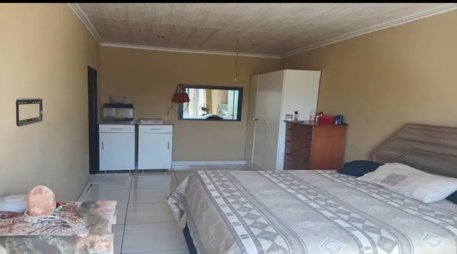 5 Bedroom Property for Sale in Helderstrome AH Gauteng