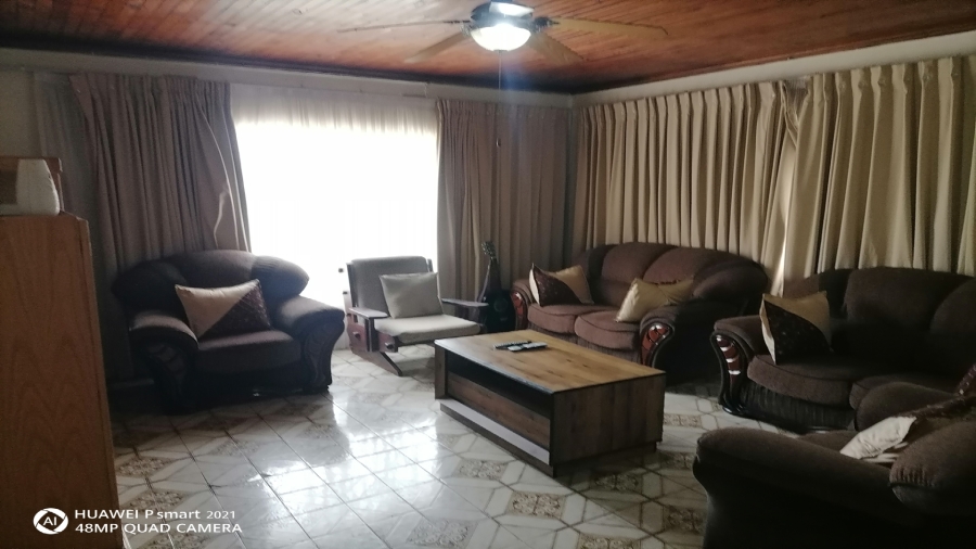 8 Bedroom Property for Sale in Bedworth Park Gauteng