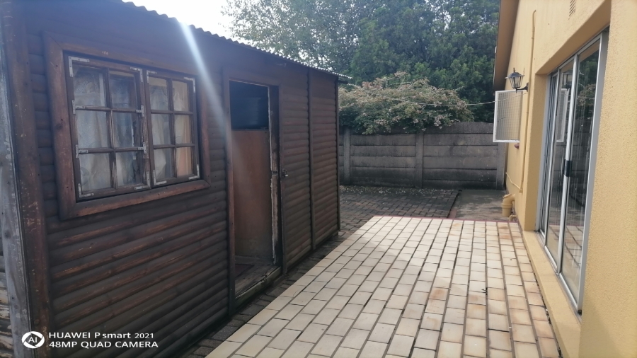 8 Bedroom Property for Sale in Bedworth Park Gauteng