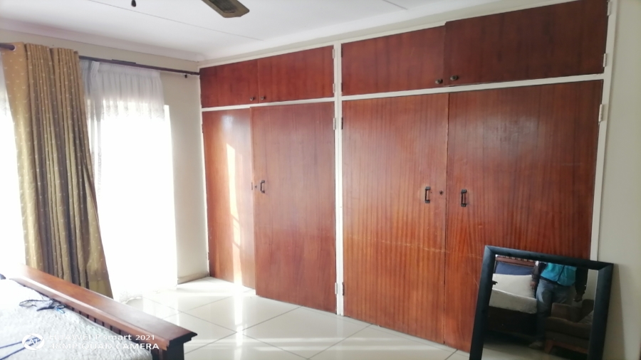 8 Bedroom Property for Sale in Bedworth Park Gauteng