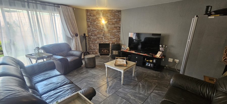 2 Bedroom Property for Sale in Raceview Gauteng