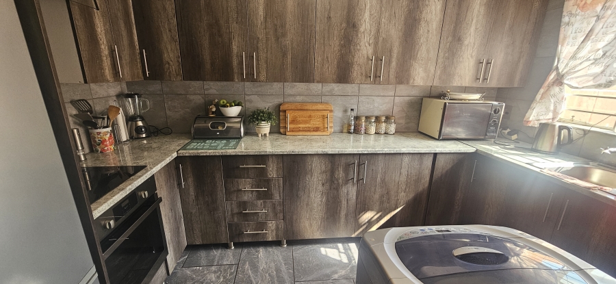 2 Bedroom Property for Sale in Raceview Gauteng