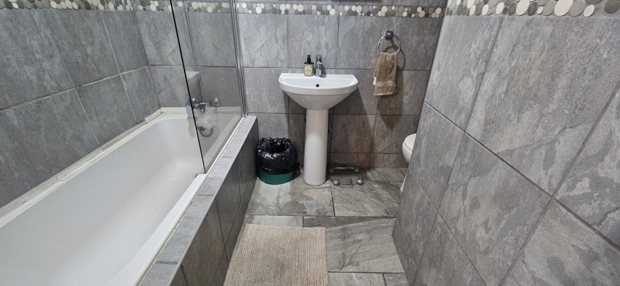 2 Bedroom Property for Sale in Raceview Gauteng