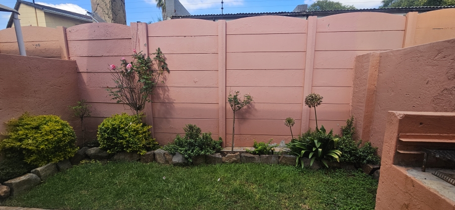 2 Bedroom Property for Sale in Raceview Gauteng