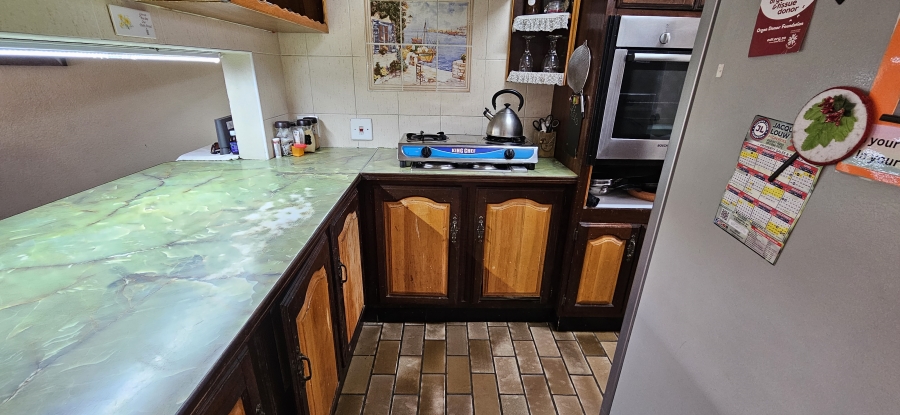 2 Bedroom Property for Sale in South Crest Gauteng