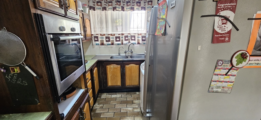 2 Bedroom Property for Sale in South Crest Gauteng