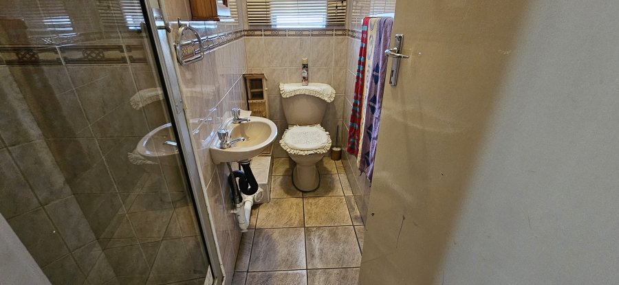 2 Bedroom Property for Sale in South Crest Gauteng