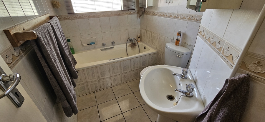2 Bedroom Property for Sale in South Crest Gauteng