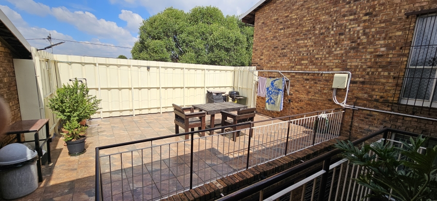 2 Bedroom Property for Sale in South Crest Gauteng