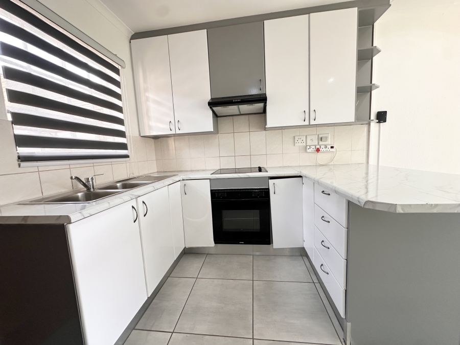 2 Bedroom Property for Sale in Heuwelsig Estate Gauteng