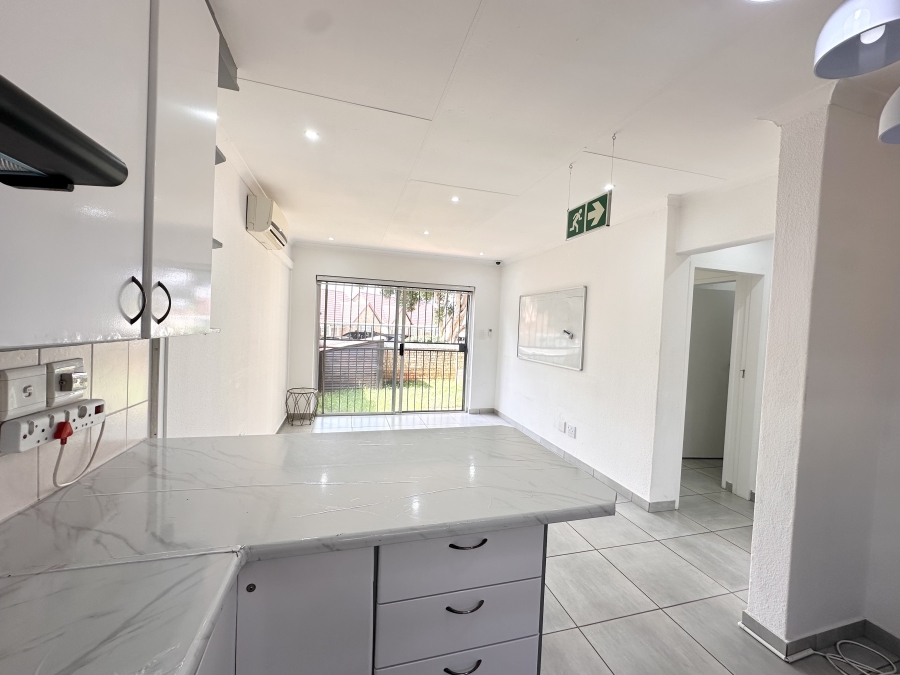 2 Bedroom Property for Sale in Heuwelsig Estate Gauteng