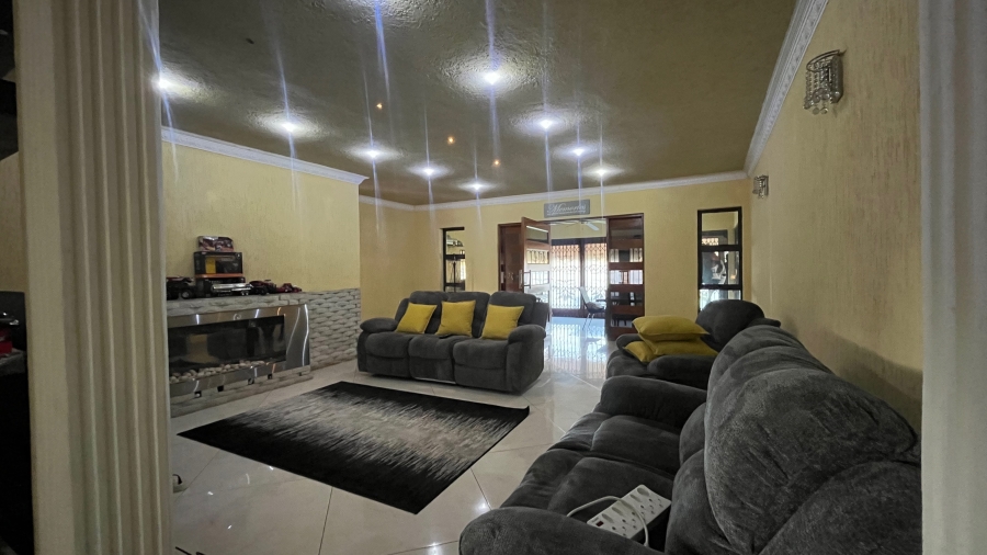 4 Bedroom Property for Sale in Brackendowns Gauteng