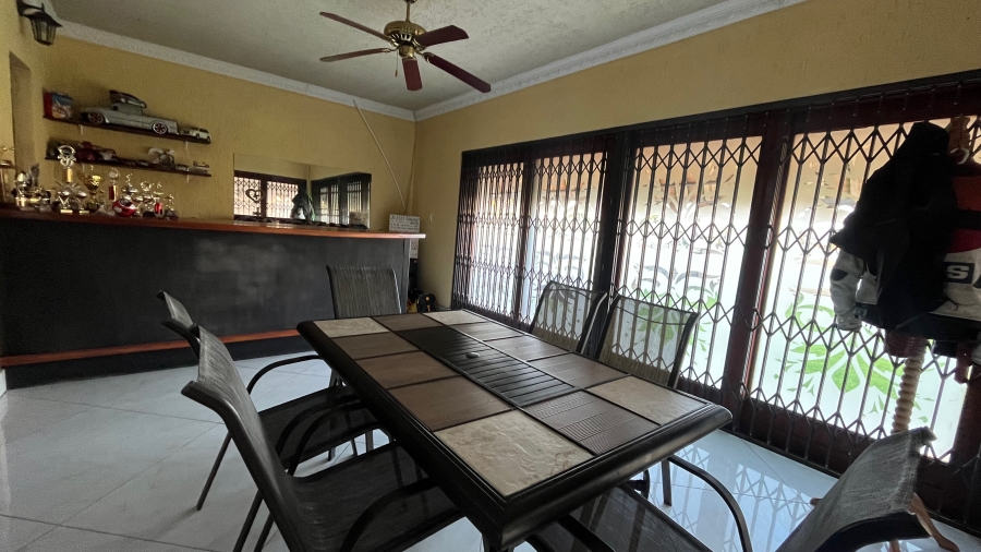 4 Bedroom Property for Sale in Brackendowns Gauteng