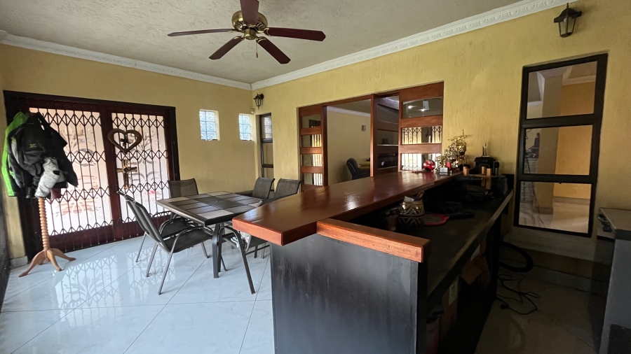 4 Bedroom Property for Sale in Brackendowns Gauteng