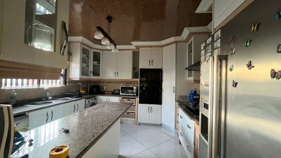 4 Bedroom Property for Sale in Brackendowns Gauteng