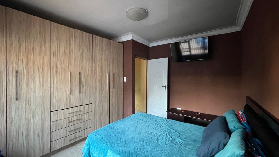 4 Bedroom Property for Sale in Brackendowns Gauteng