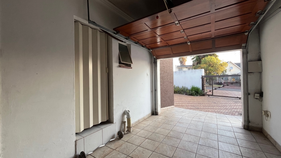 4 Bedroom Property for Sale in Brackendowns Gauteng