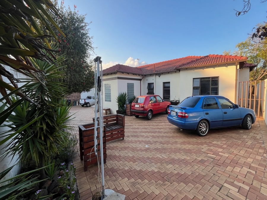 4 Bedroom Property for Sale in Brackendowns Gauteng