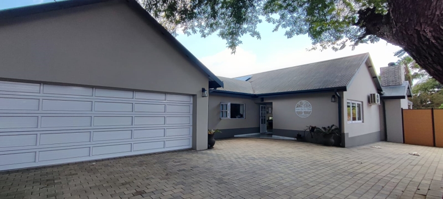 4 Bedroom Property for Sale in Eldoraigne Gauteng