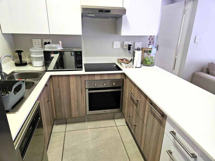 2 Bedroom Property for Sale in Die Hoewes Gauteng