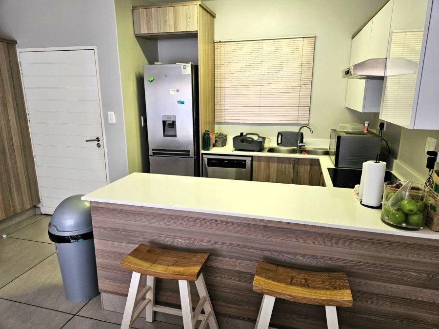 2 Bedroom Property for Sale in Die Hoewes Gauteng