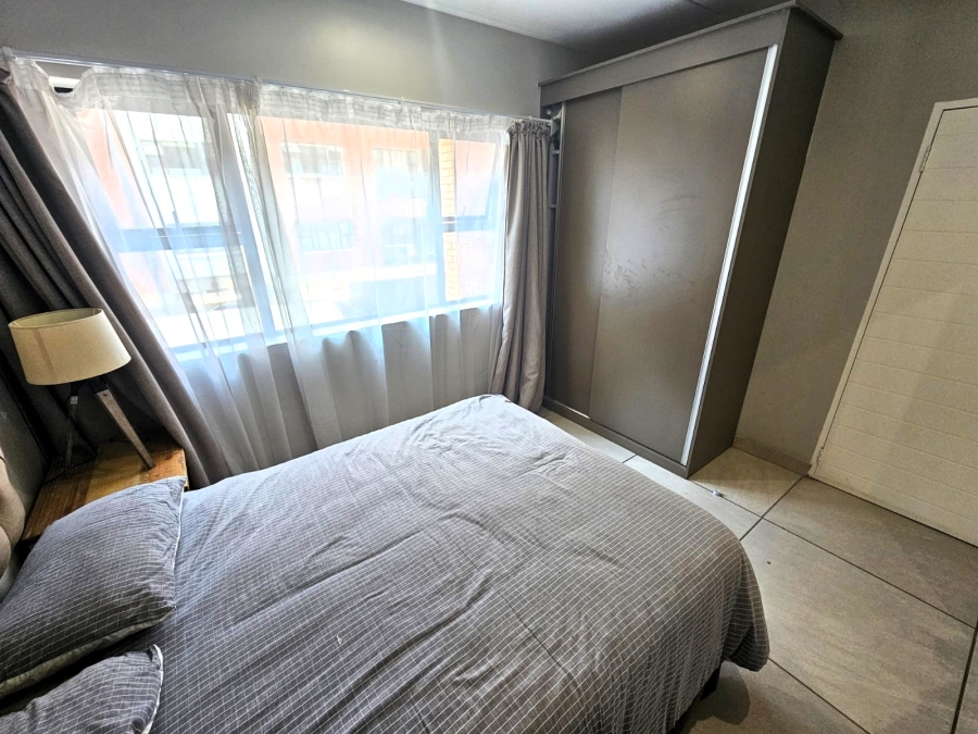 2 Bedroom Property for Sale in Die Hoewes Gauteng
