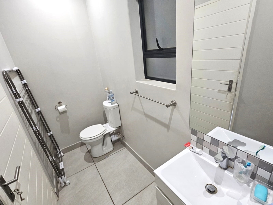 2 Bedroom Property for Sale in Die Hoewes Gauteng