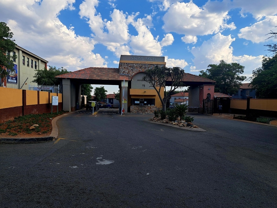 To Let 2 Bedroom Property for Rent in Castleview Gauteng