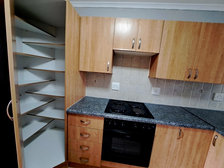 To Let 2 Bedroom Property for Rent in Castleview Gauteng