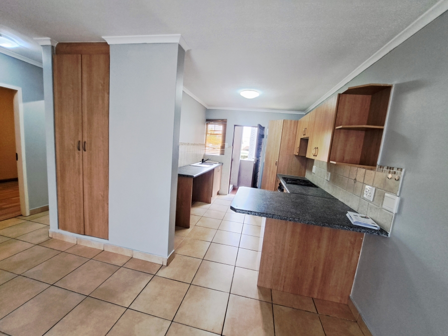 To Let 2 Bedroom Property for Rent in Castleview Gauteng