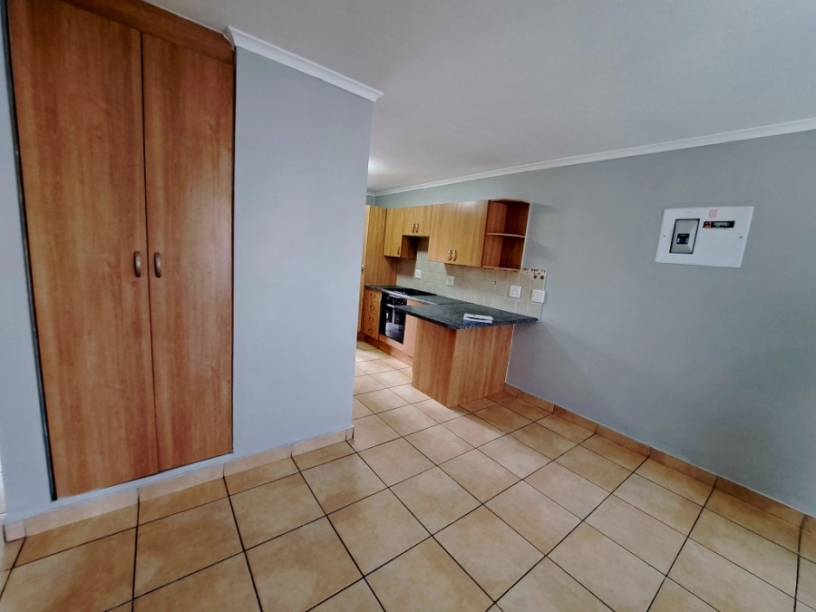 To Let 2 Bedroom Property for Rent in Castleview Gauteng