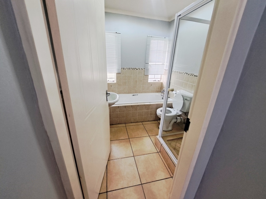 To Let 2 Bedroom Property for Rent in Castleview Gauteng