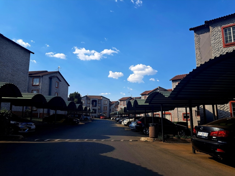 To Let 2 Bedroom Property for Rent in Castleview Gauteng