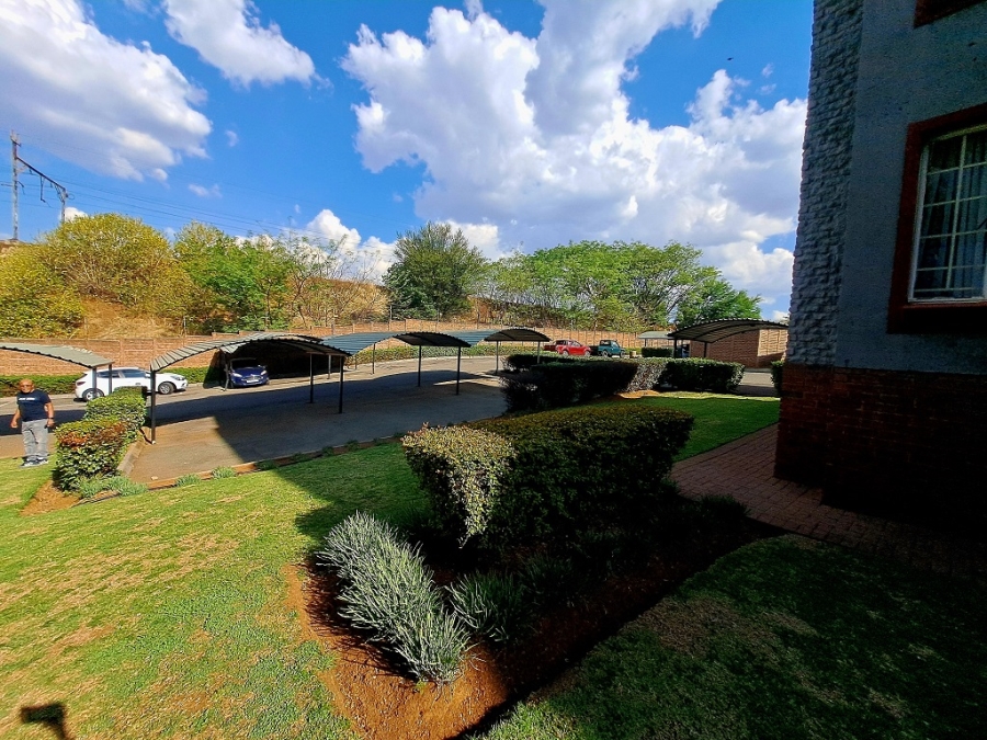 To Let 2 Bedroom Property for Rent in Castleview Gauteng