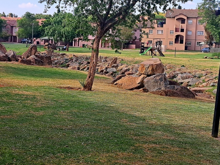 To Let 2 Bedroom Property for Rent in Castleview Gauteng
