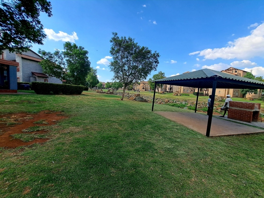 To Let 2 Bedroom Property for Rent in Castleview Gauteng