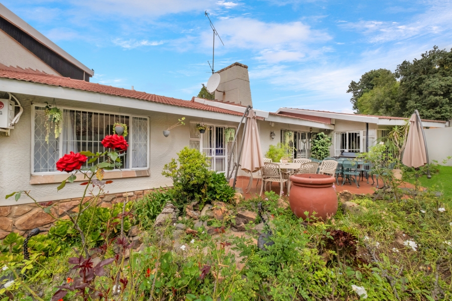 4 Bedroom Property for Sale in Atholl Gauteng