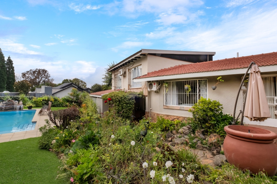 4 Bedroom Property for Sale in Atholl Gauteng