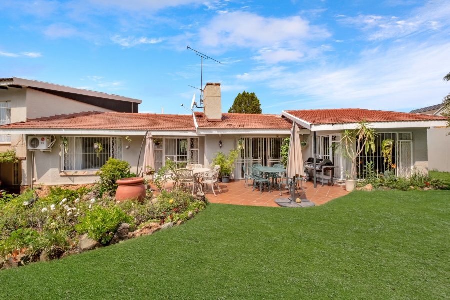 4 Bedroom Property for Sale in Atholl Gauteng