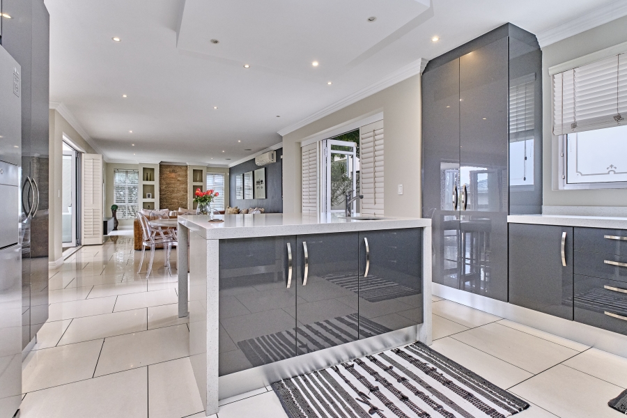 To Let 4 Bedroom Property for Rent in Waterfall Country Village Gauteng