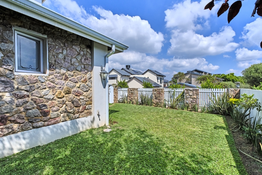To Let 4 Bedroom Property for Rent in Waterfall Country Village Gauteng