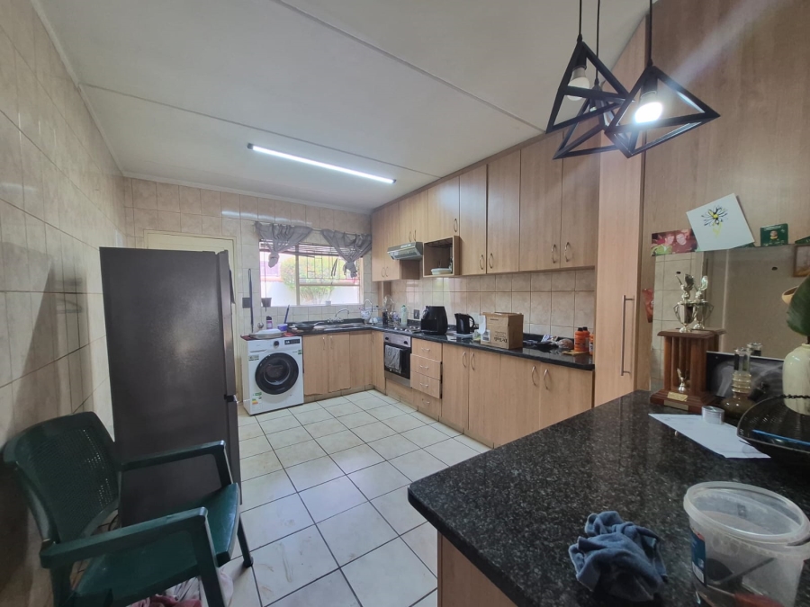 2 Bedroom Property for Sale in Ravenswood Gauteng