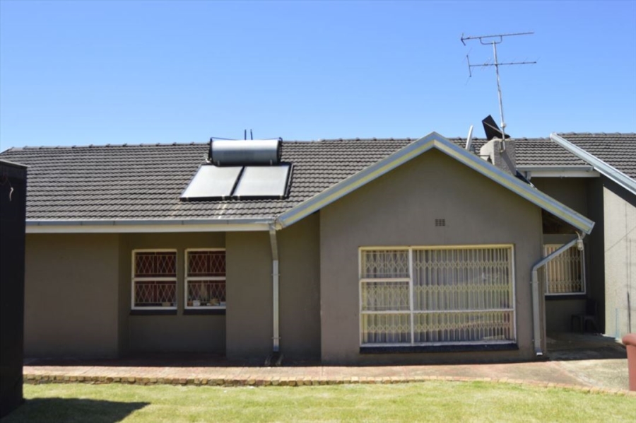 3 Bedroom Property for Sale in Birchleigh Gauteng