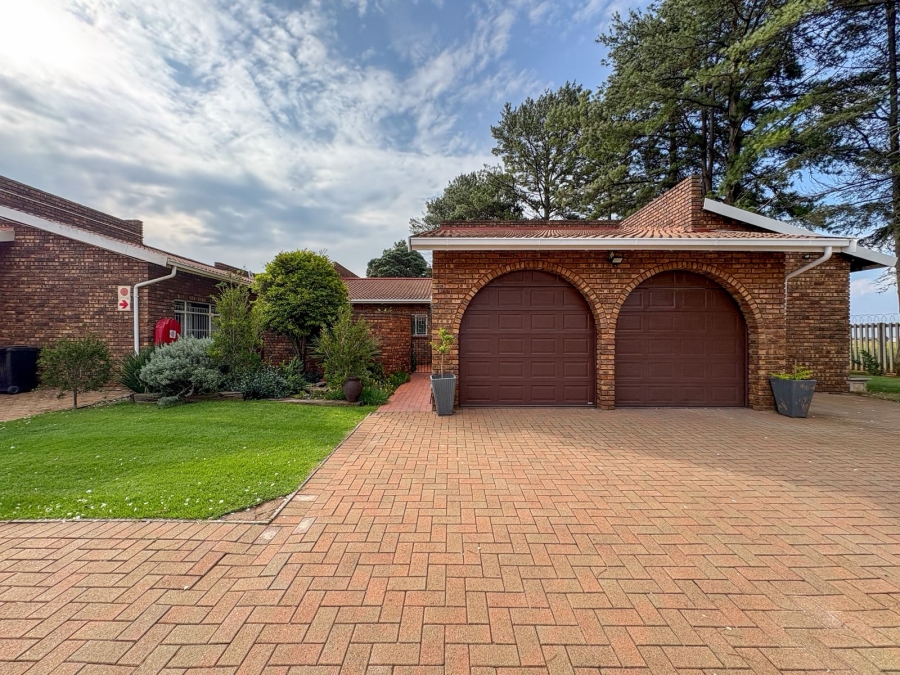 3 Bedroom Property for Sale in Larrendale Gauteng